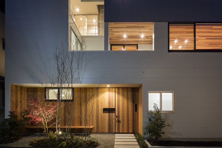 独立した二世帯が集う家［部分共有の二世帯住宅］