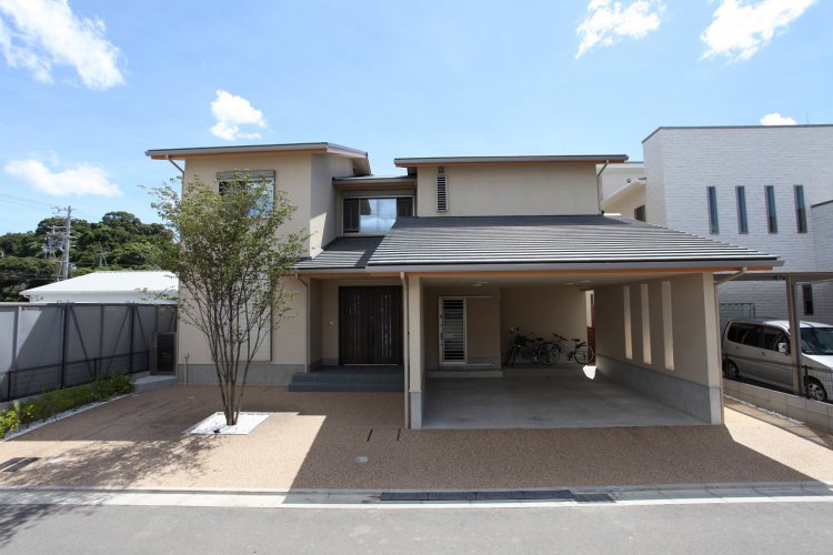 山法師（やまぼうし）のある家