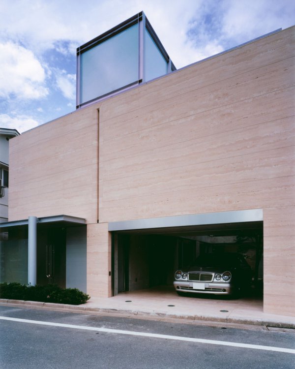 ガラス張りのバスルームのある家-FIORIRE-