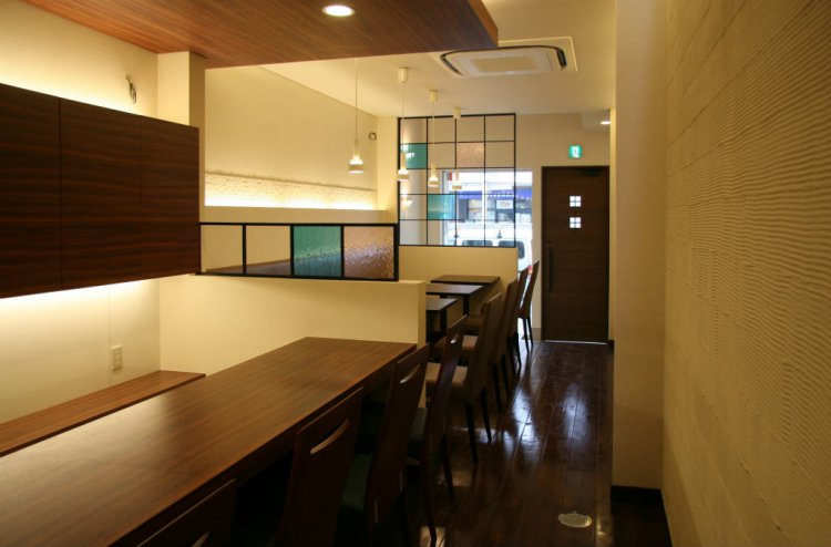 ほそなが?い 敷地のカフェ