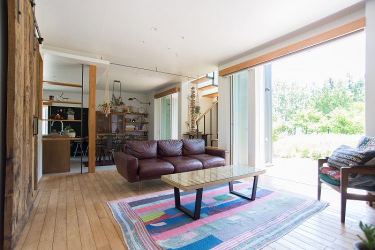 西山の住まい（土間キッチンの住まい）