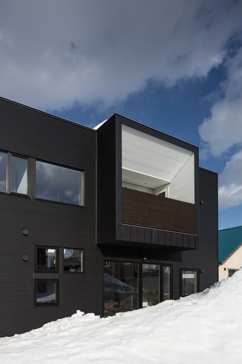 中二階が繋ぐ家